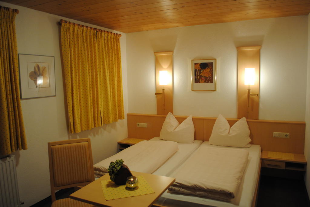 Haus Untergand Sankt Anton am Arlberg Quarto foto